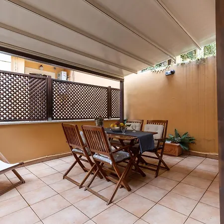 Colosseum Private Terrace Apartment *